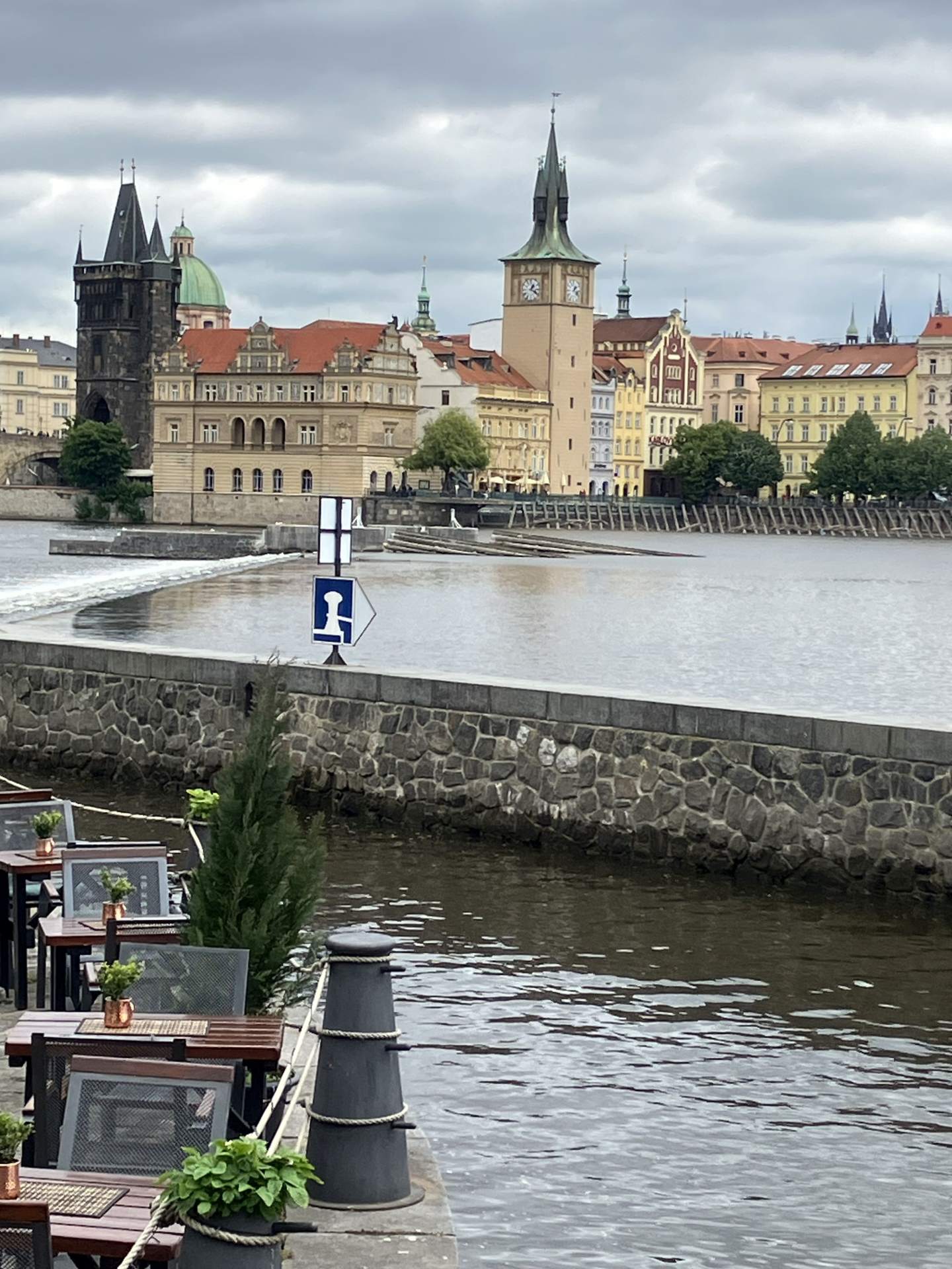 praha-hrav-z-kone-n